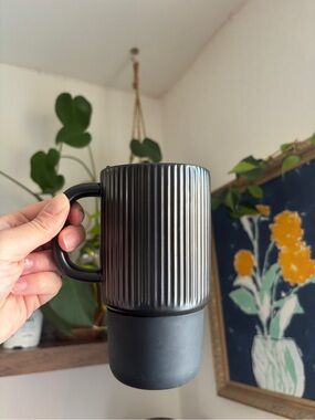 EUC Stoneware Ceramic Portable 18oz Tumbler with Handle in Black by Croton